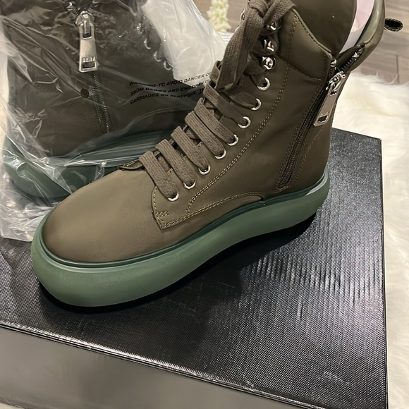 NEW DKNY Aken Sneaker Boot High Top Platform Women's US Size 5.5 - Picture 8 of 9